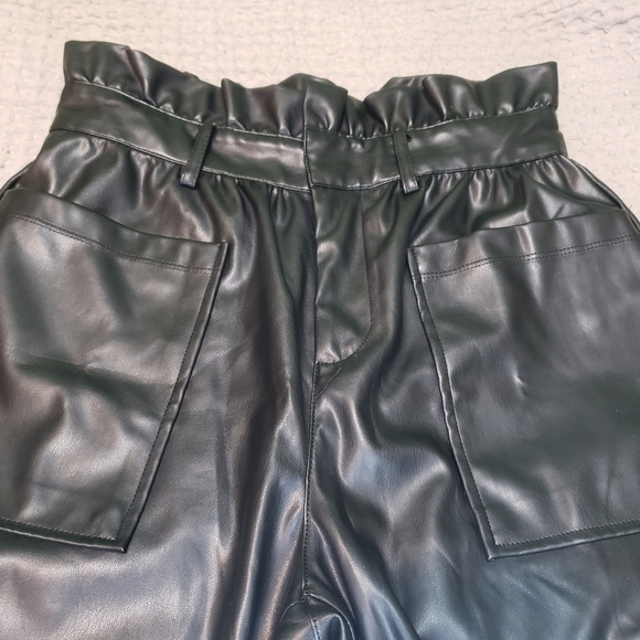 Who What Wear Black Faux Leather Paperbag Waist Wide Leg Pants Size 4 - Picture 5 of 12